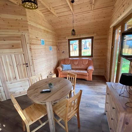 Domek Z Widokiem Jeziora Borsk Exteriör bild