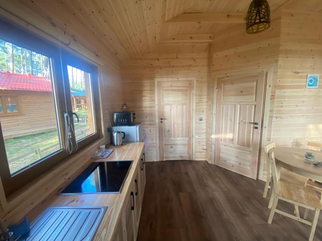 Domek Z Widokiem Jeziora Borsk Exteriör bild