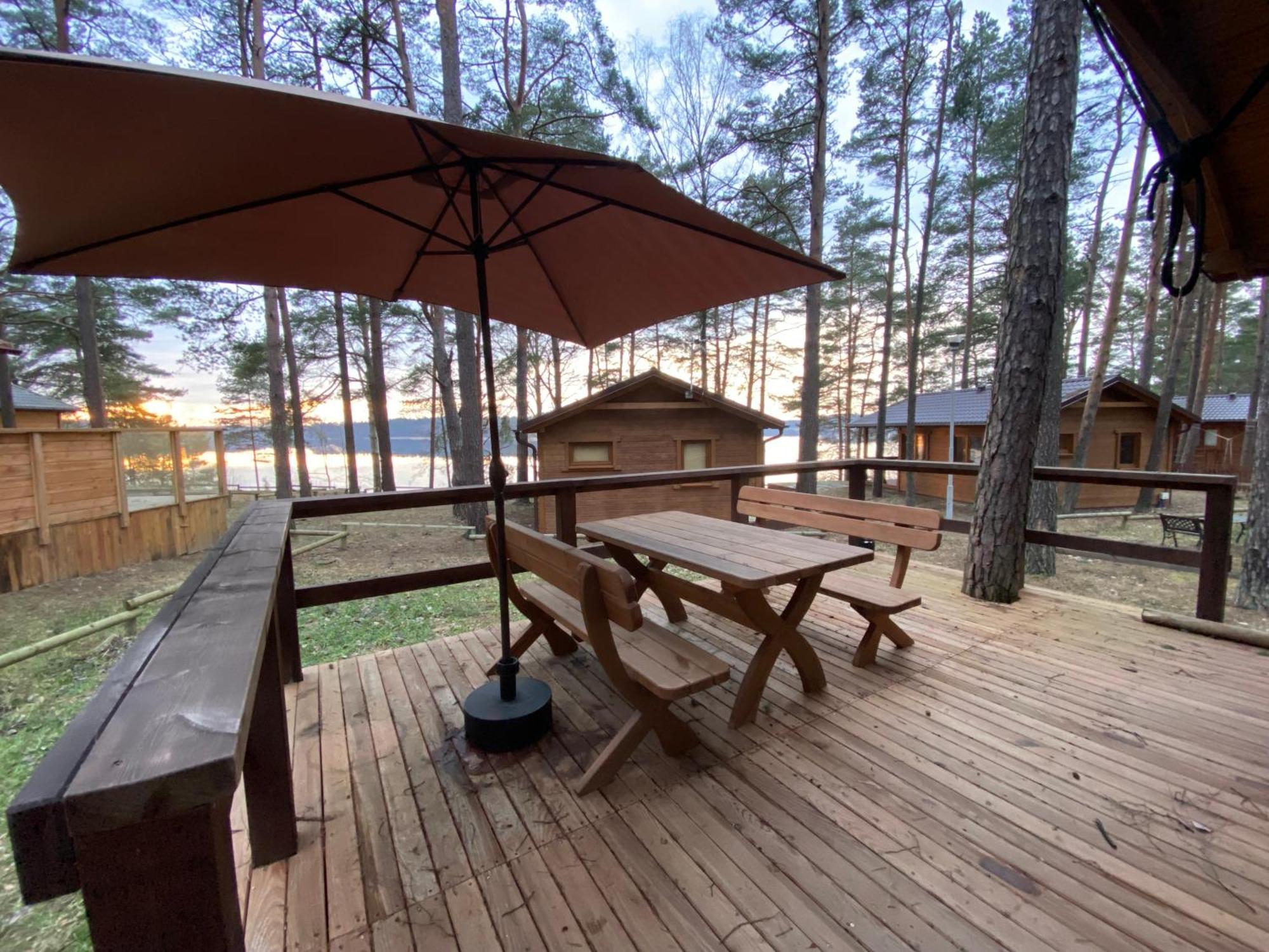 Domek Z Widokiem Jeziora Borsk Exteriör bild