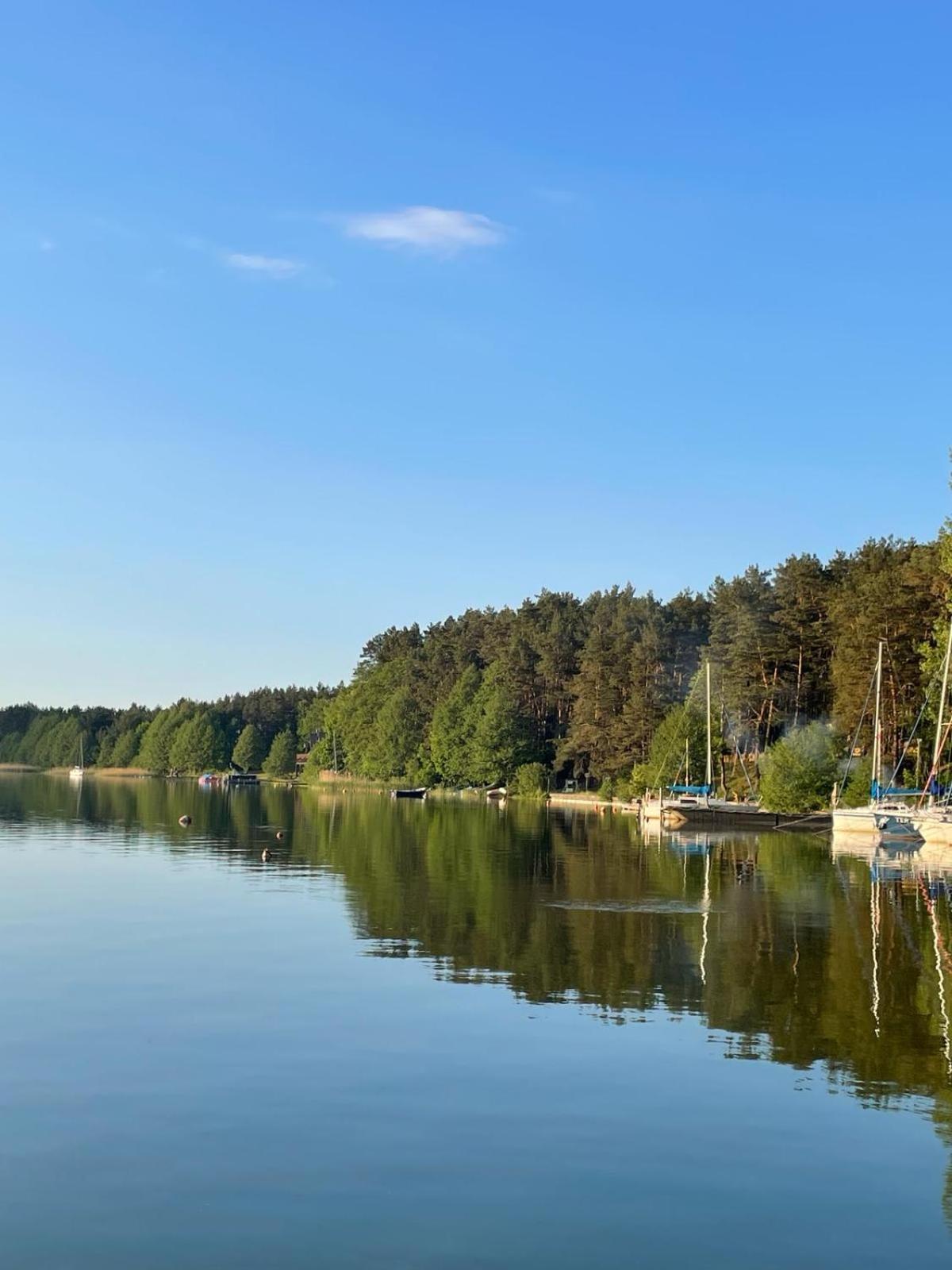 Domek Z Widokiem Jeziora Borsk Exteriör bild